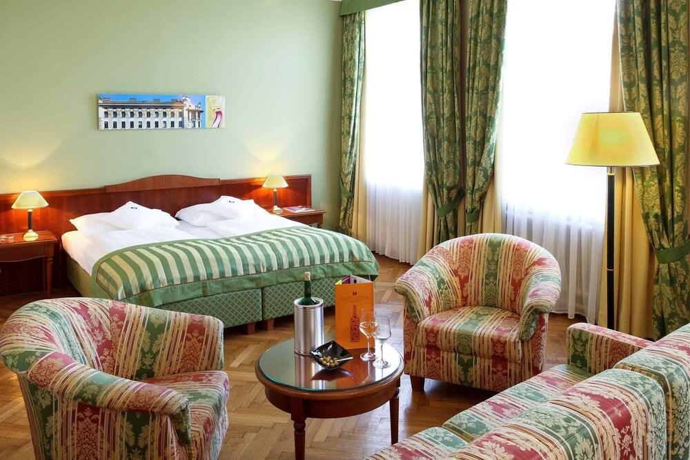 Hotel Mercure Secession 4*