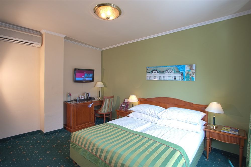 Mercure Secession Hotel 4*