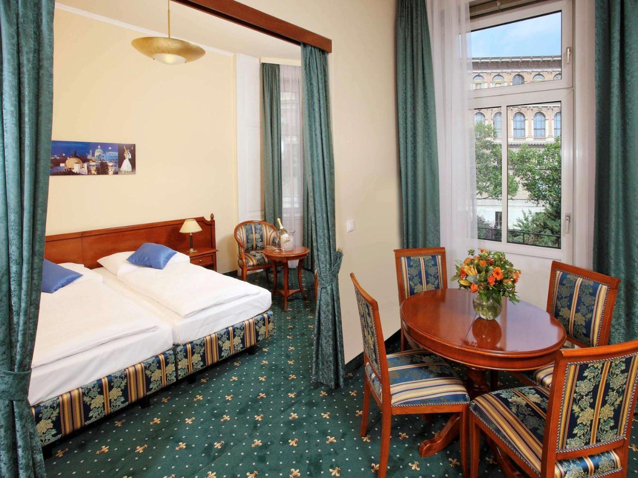 Hotel Mercure Secession 4*